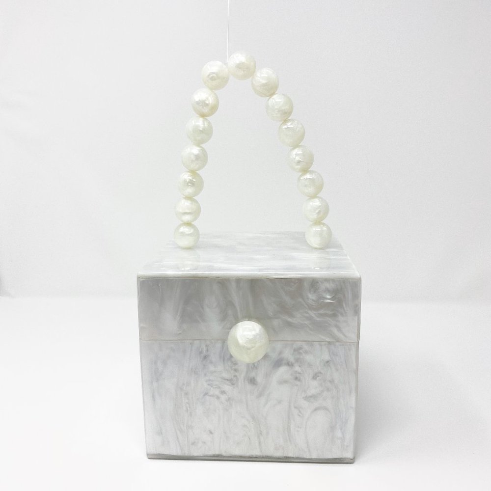 Box Bag in Pearl